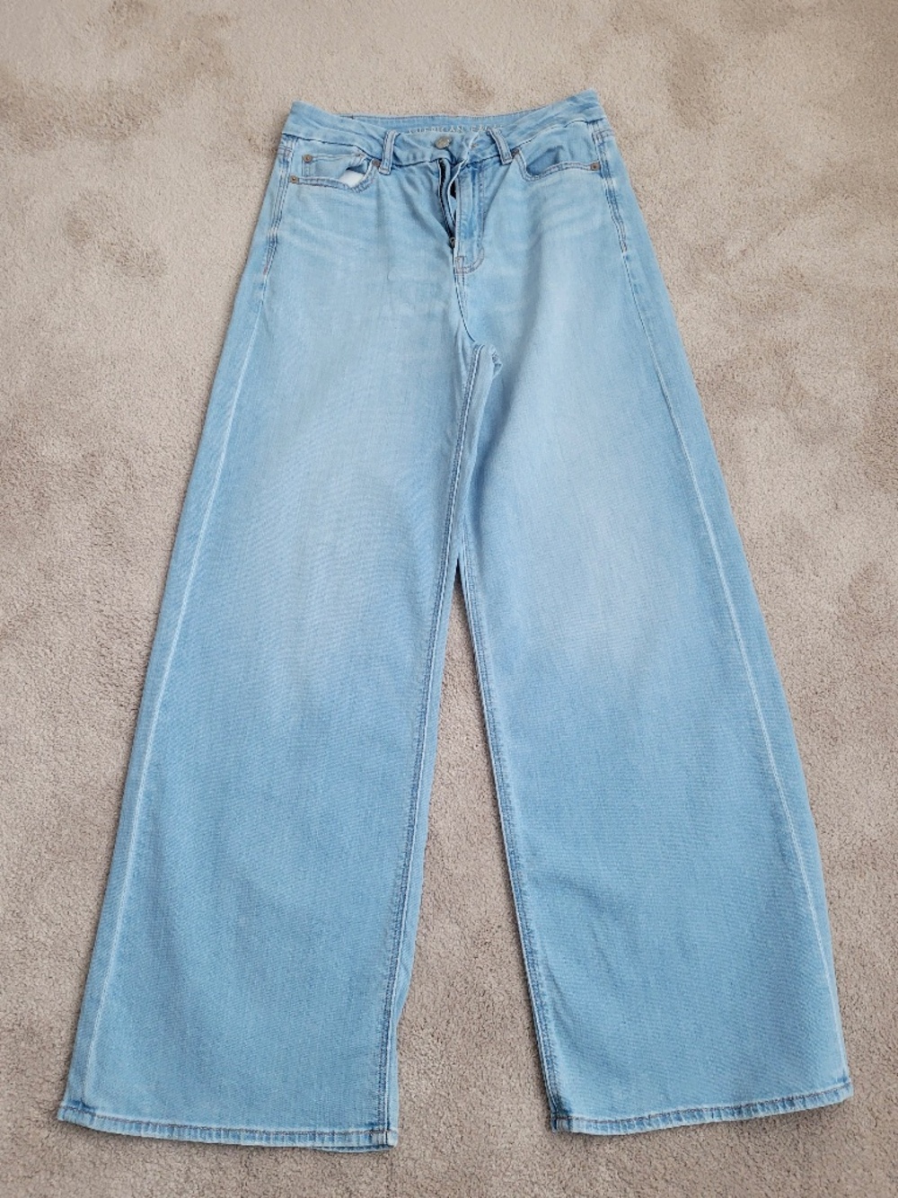 AMERICAN EAGLE Girl's Curvy Super High Rise Baggy Wide Leg Jeans Size 4 Lt. Blue